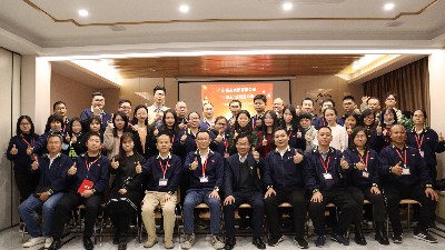 �й�ʯ����ί��У��У������J9����ֱӪ�쵼��������