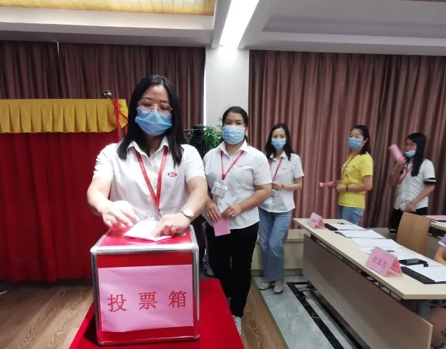 ϲѶ���㶫���Ѹ�Ů��ϻ���ʽ������ (3)